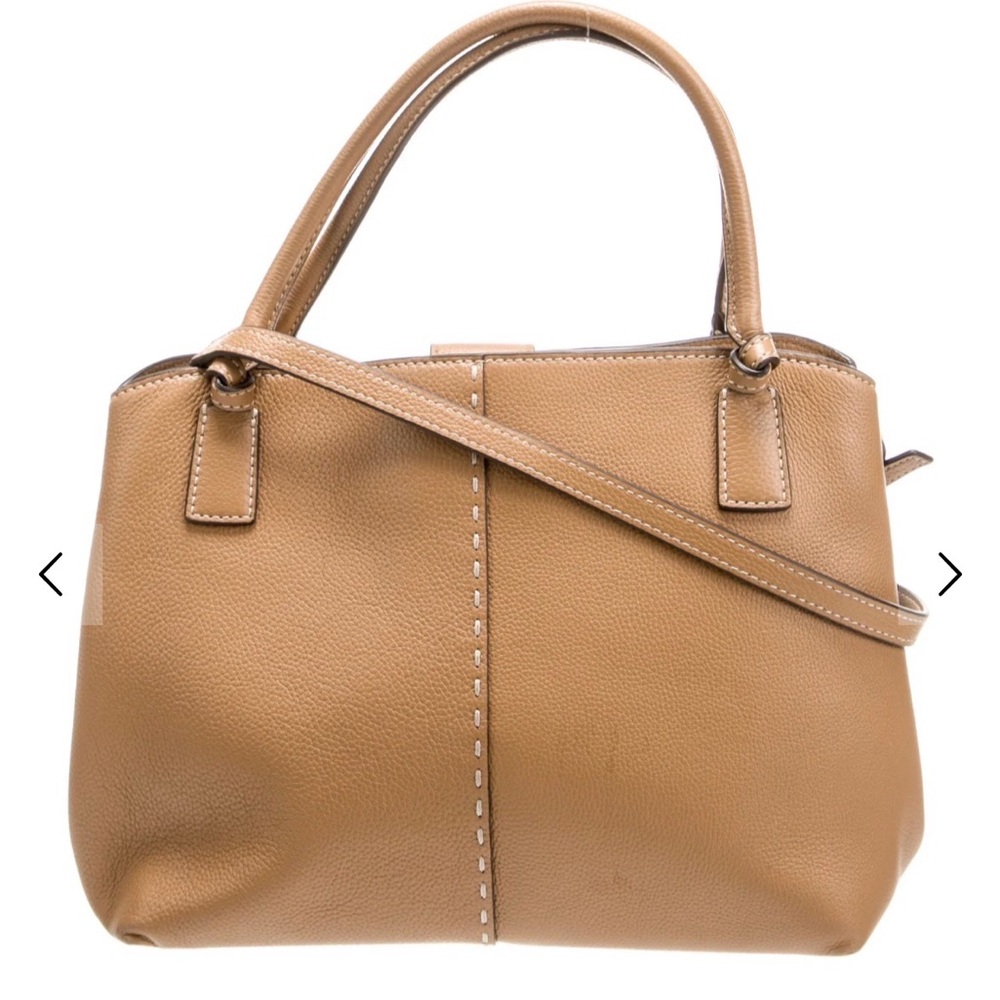 Tory Burch Top Handle Bag
Brown Leather
Gold-Tone Hardware